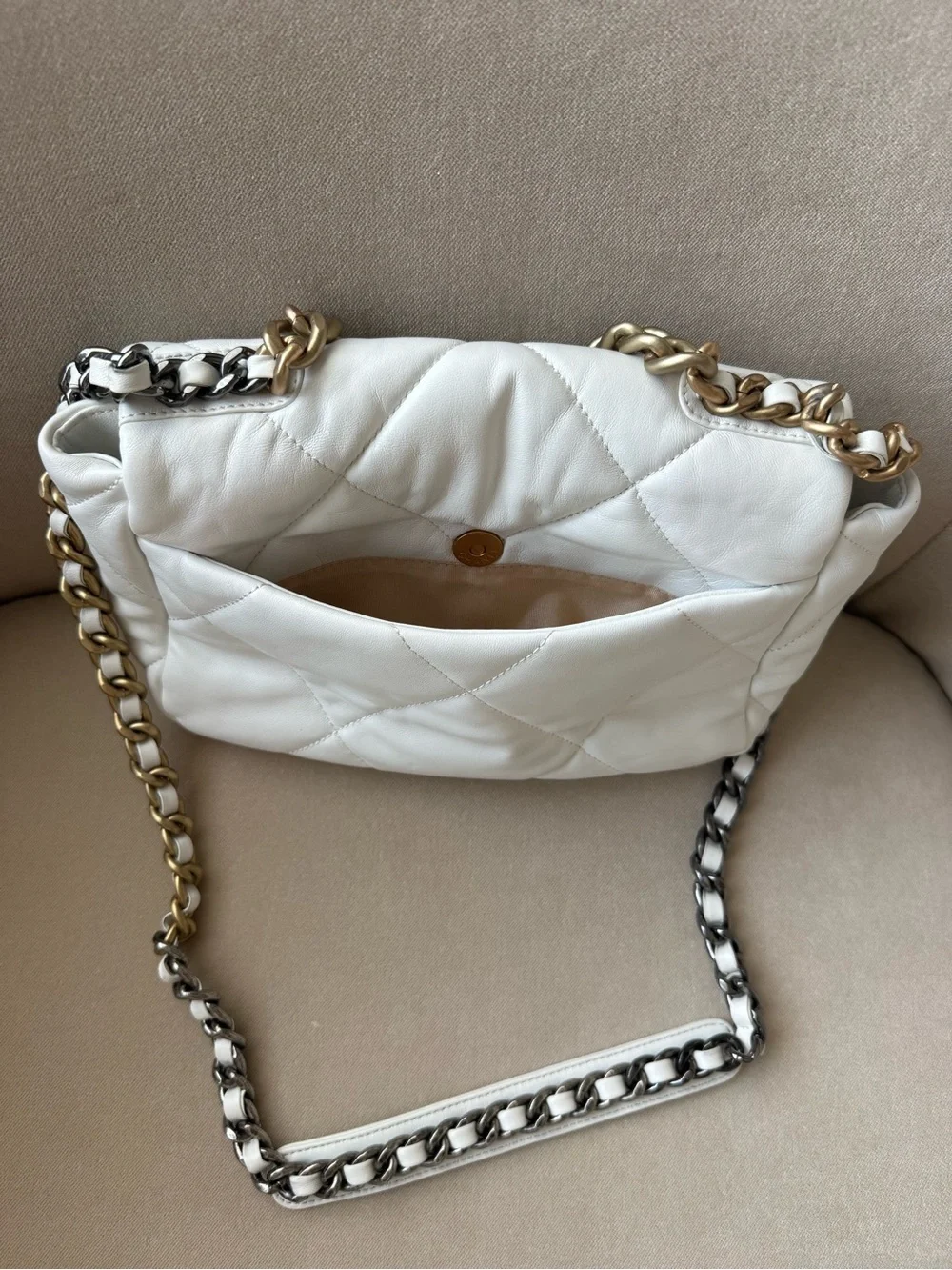 Quilted Flap Crossbody Bag in White with Gold-Tone - Picture 4 of 8